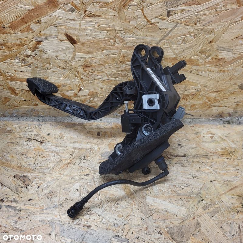 FORD B-MAX 12-19R 1.0 ECOBOOST PEDAŁ SPRZĘGŁA POMPKA AY117B633GE - 1