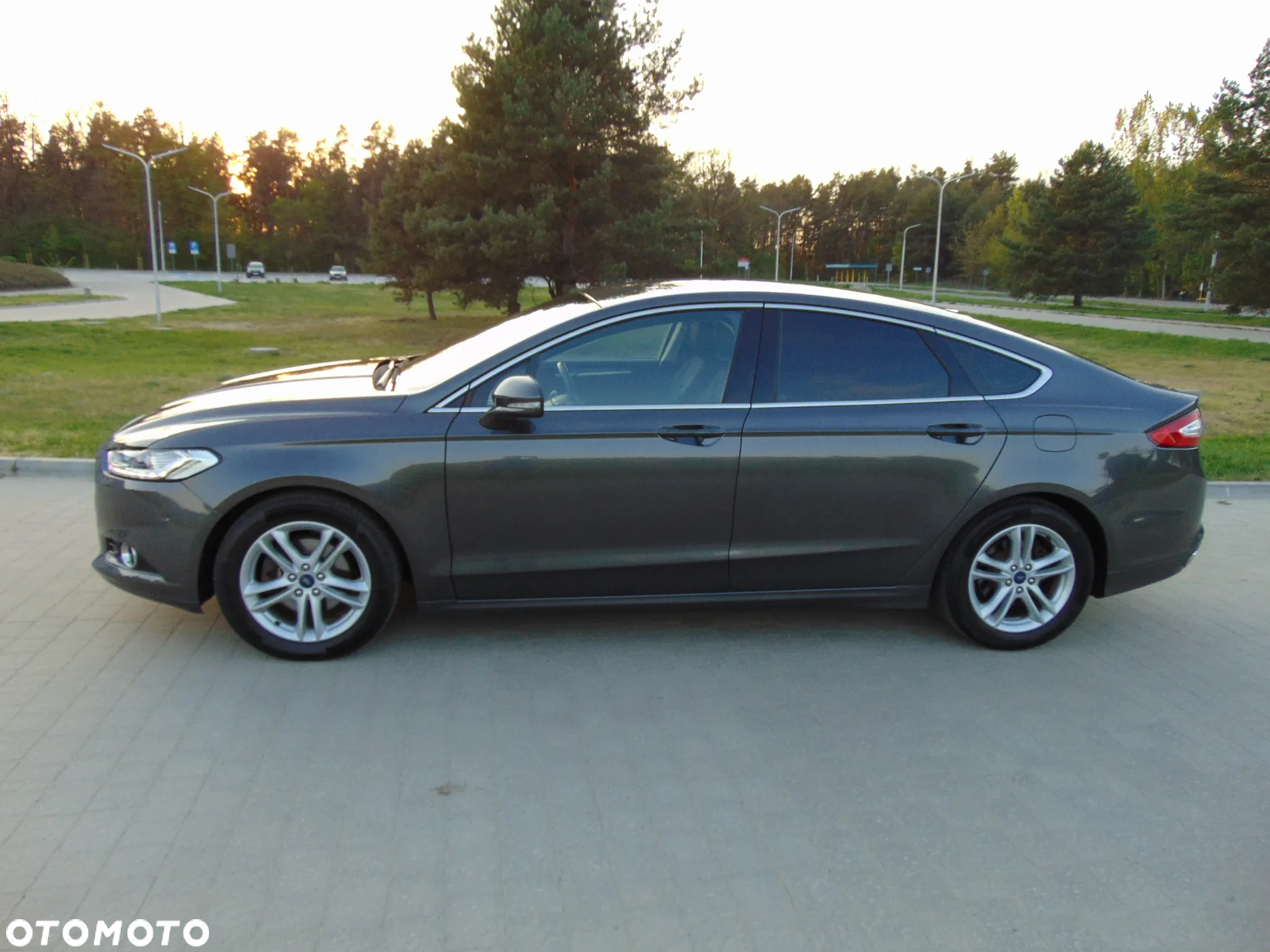 Ford Mondeo 2.0 EcoBoost Start-Stopp Autom Titanium - 5