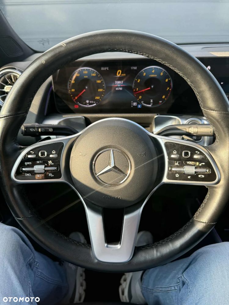 Mercedes-Benz GLB 250 4Matic 8G-DCT EDITION 2022 - 17