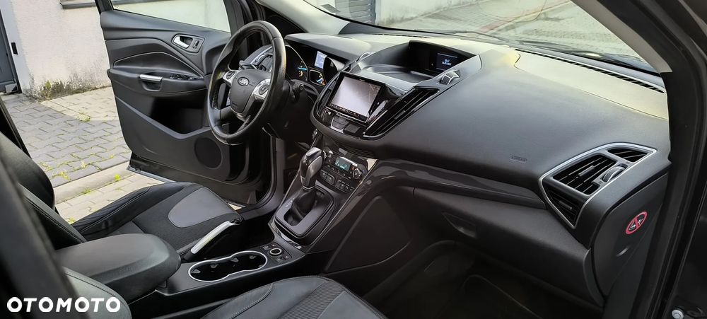 Ford Kuga 2.0 TDCi 4WD Titanium - 24