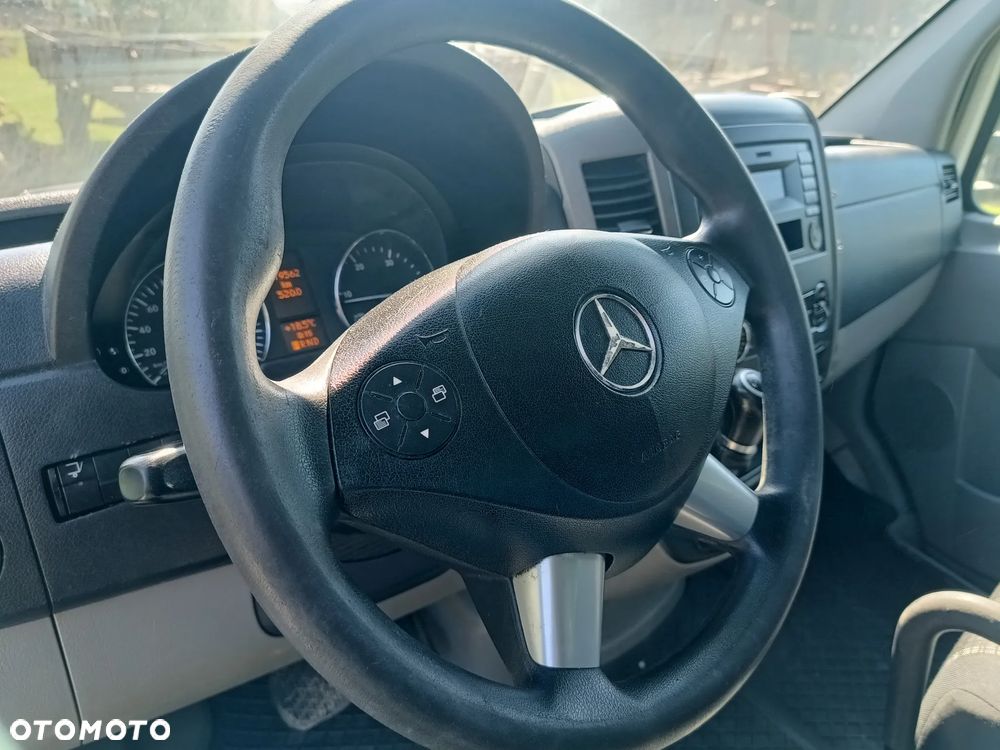 Mercedes-Benz Sprinter KONTENER+ winda ZEPRO (750kg) 2.1 diesel 163kM automat 2015 rok ROZSTAW OSI MAXI 4,34m ZADBANY! - 29