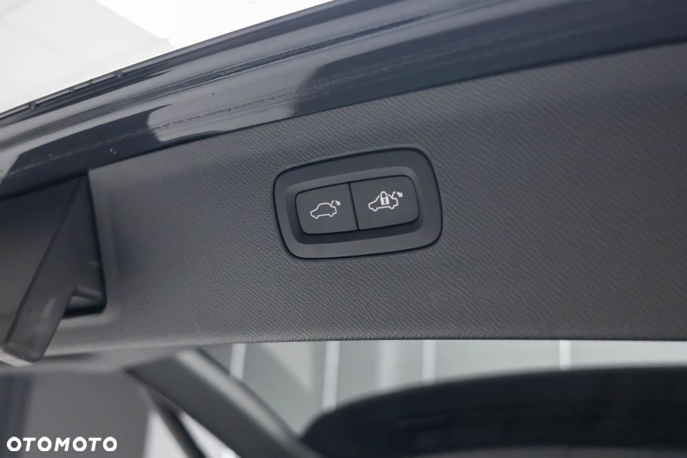 Volvo XC 90 B5 D AWD Geartronic RDesign - 36
