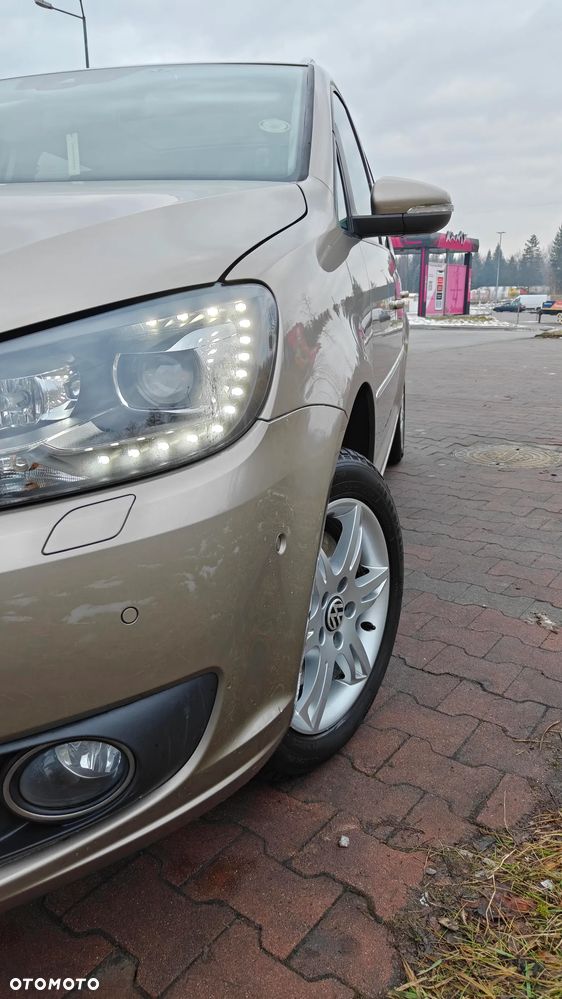 Volkswagen Touran 2.0 TDI Highline DSG - 2