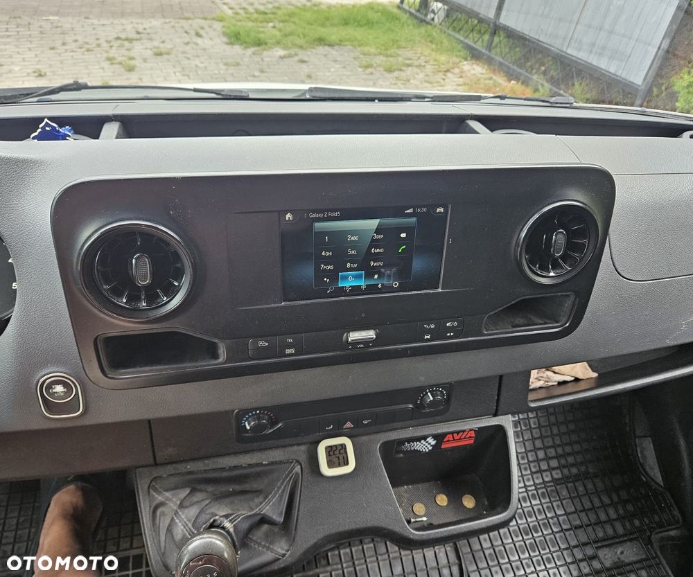 Mercedes-Benz Sprinter - 13