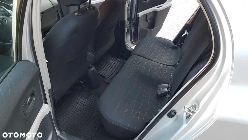 Toyota Yaris 1.3 Luna Premium - 21