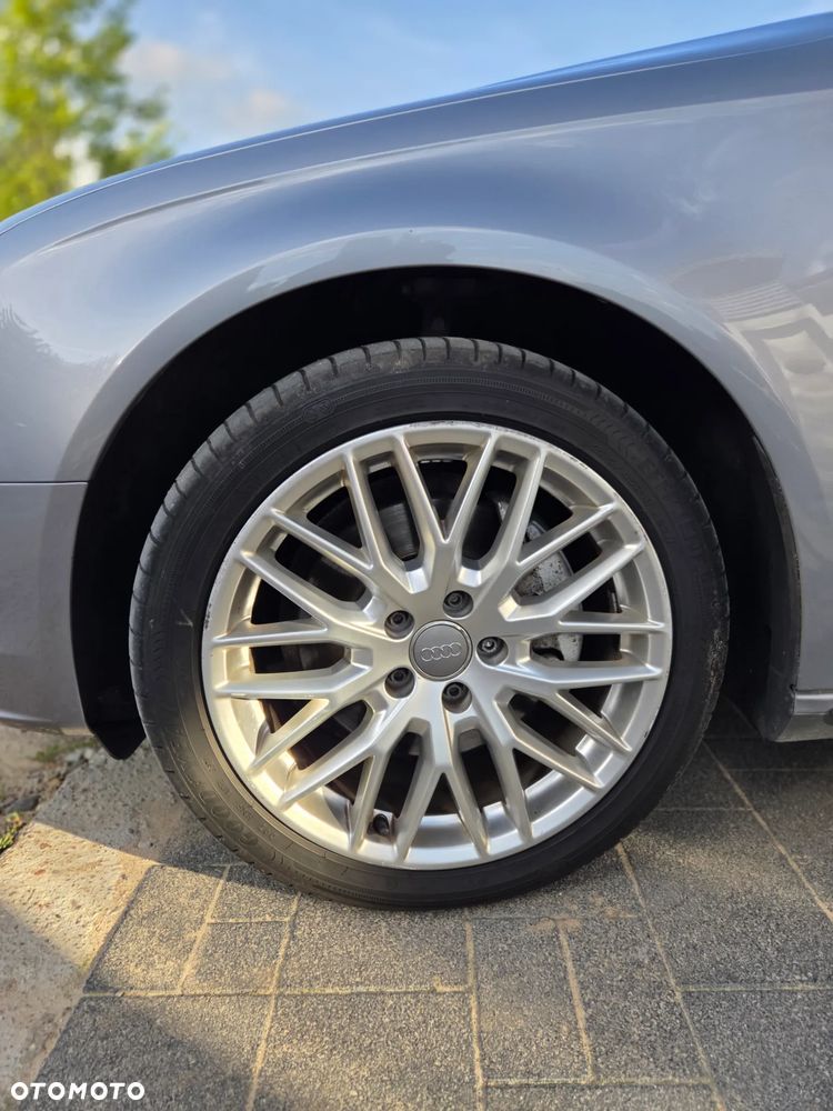 Audi A4 Limousine - 10