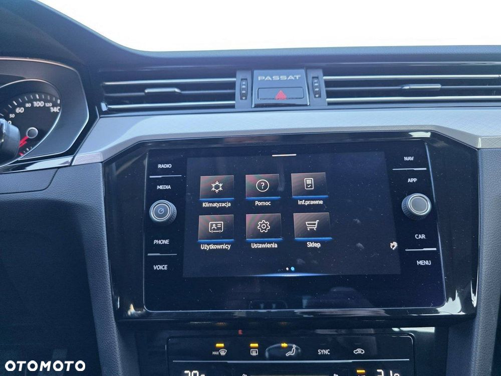 Volkswagen Passat - 22