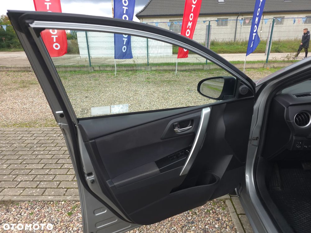 Toyota Auris 1.8 HSD Luna - 15