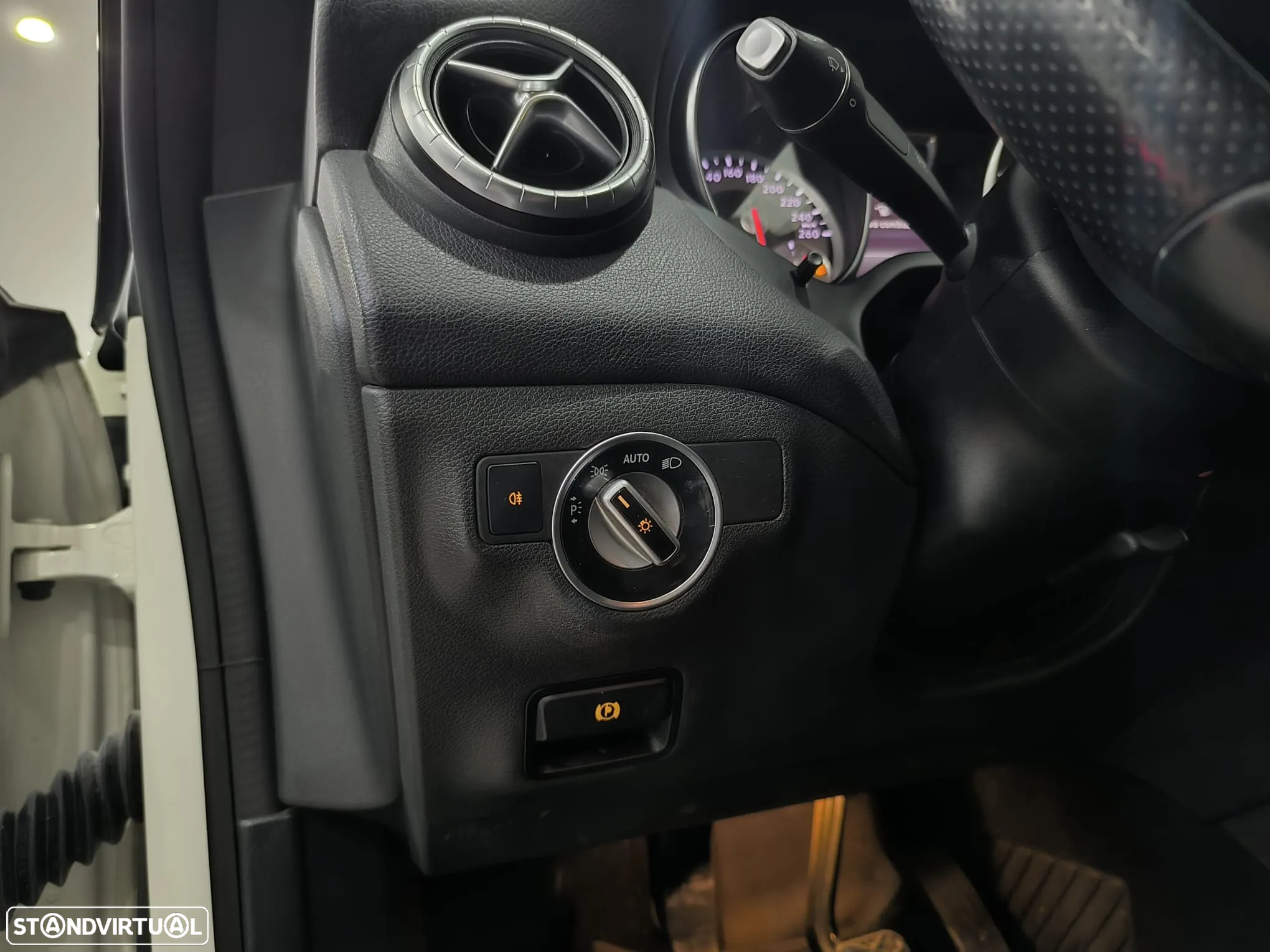 Mercedes-Benz CLA 180 CDi - 35