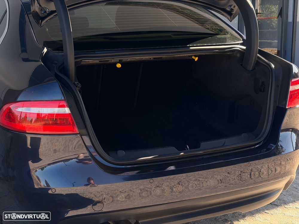 Jaguar XE 2.0 D Portfolio Aut. - 21