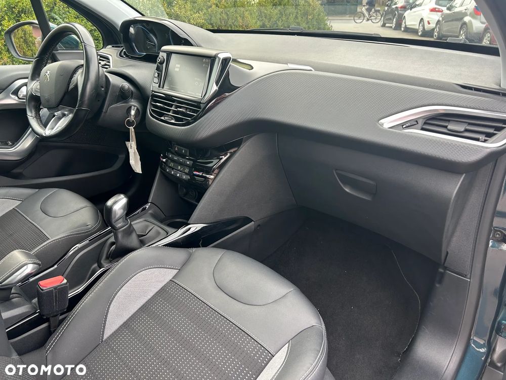 Peugeot 2008 BlueHDi 100 STOP & START Allure - 17