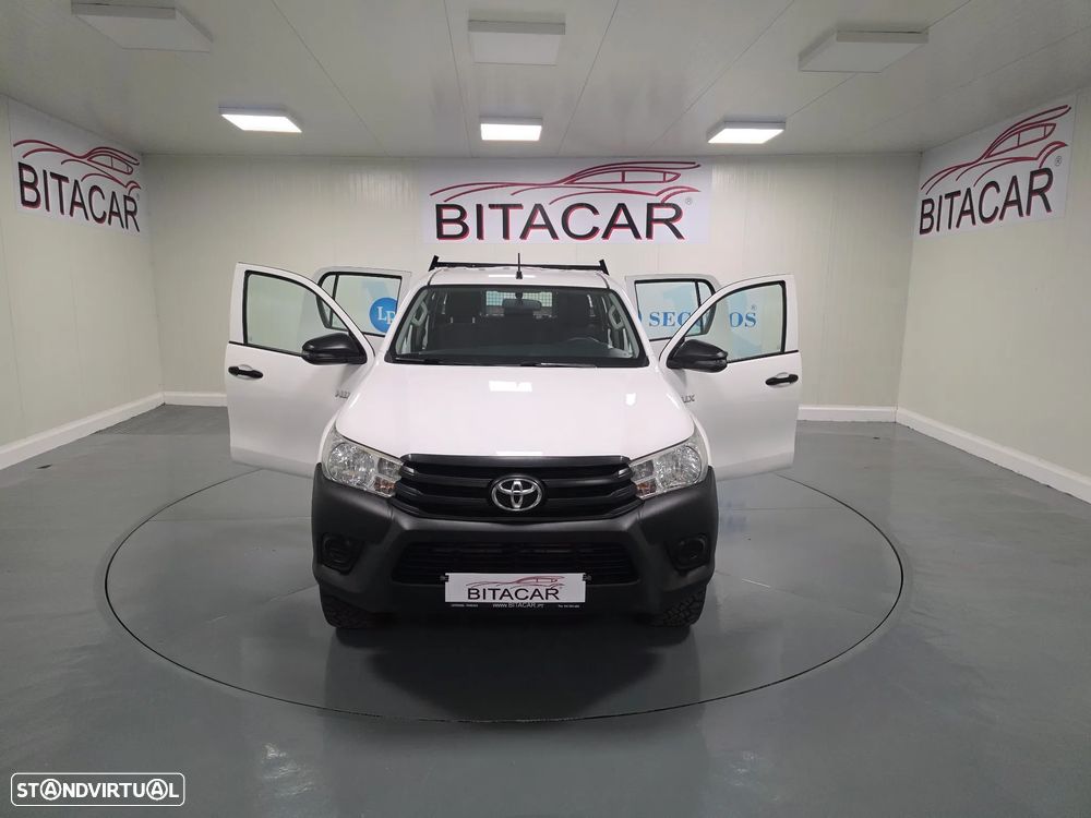 Toyota HILUX 2.4 D-4D 4WD CD CH - 12