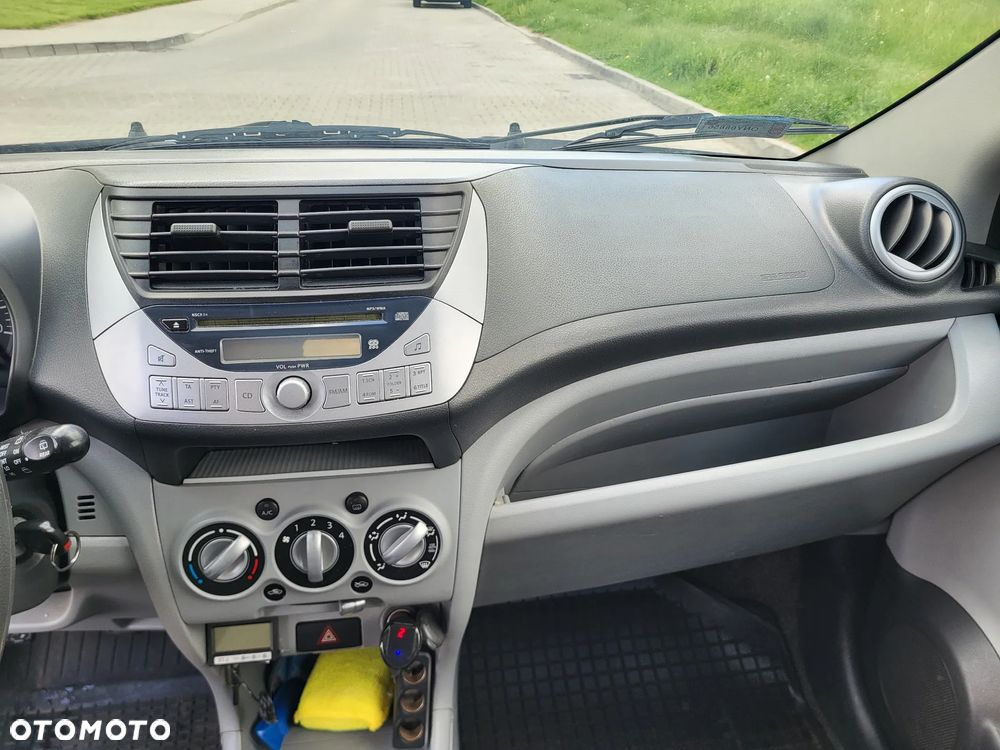 Nissan Pixo 1.0 Visia - 10