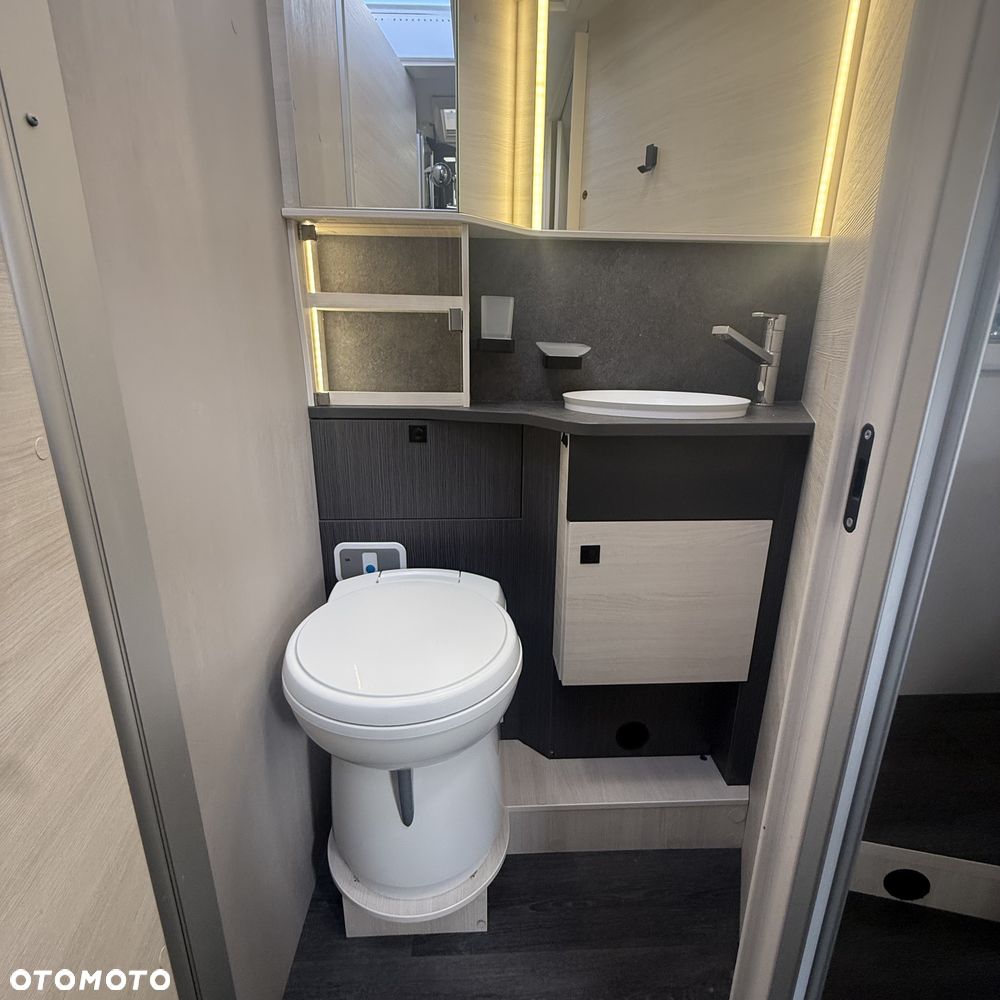 Ford Chausson 788 Titanium Premium - 24