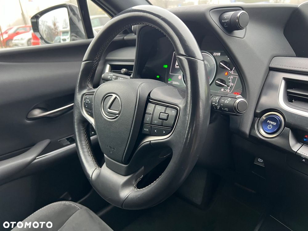 Lexus UX 250h Elegance 2WD - 24