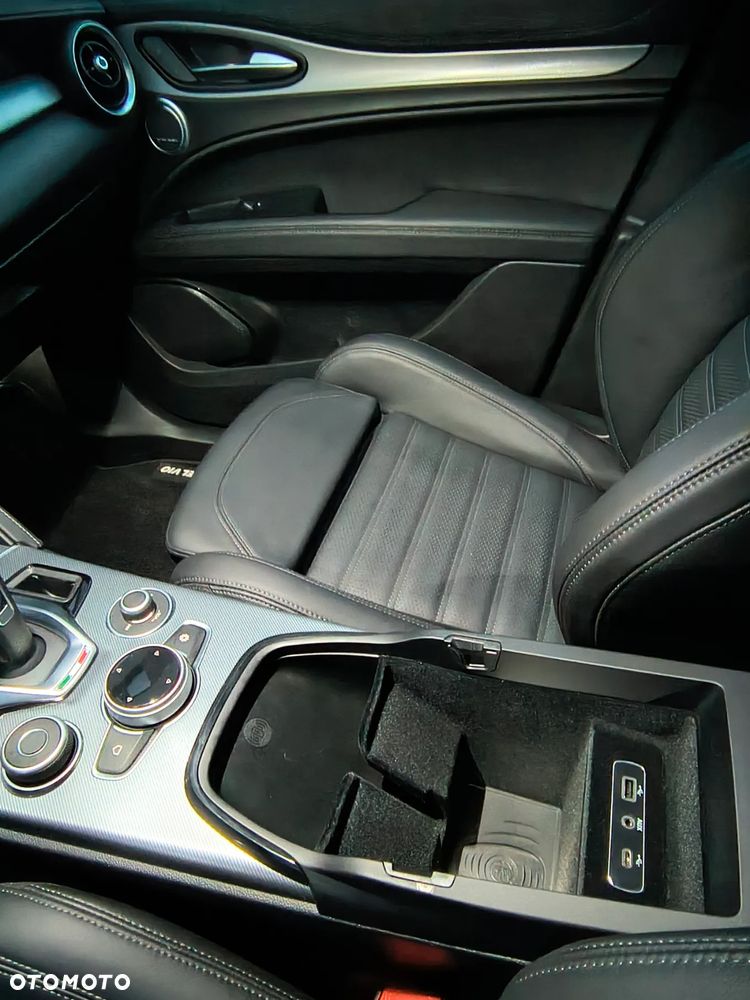 Alfa Romeo Stelvio 2.0 Turbo Veloce Q4 - 7