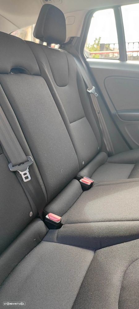 Volvo V60 D2 Kinetic - 10