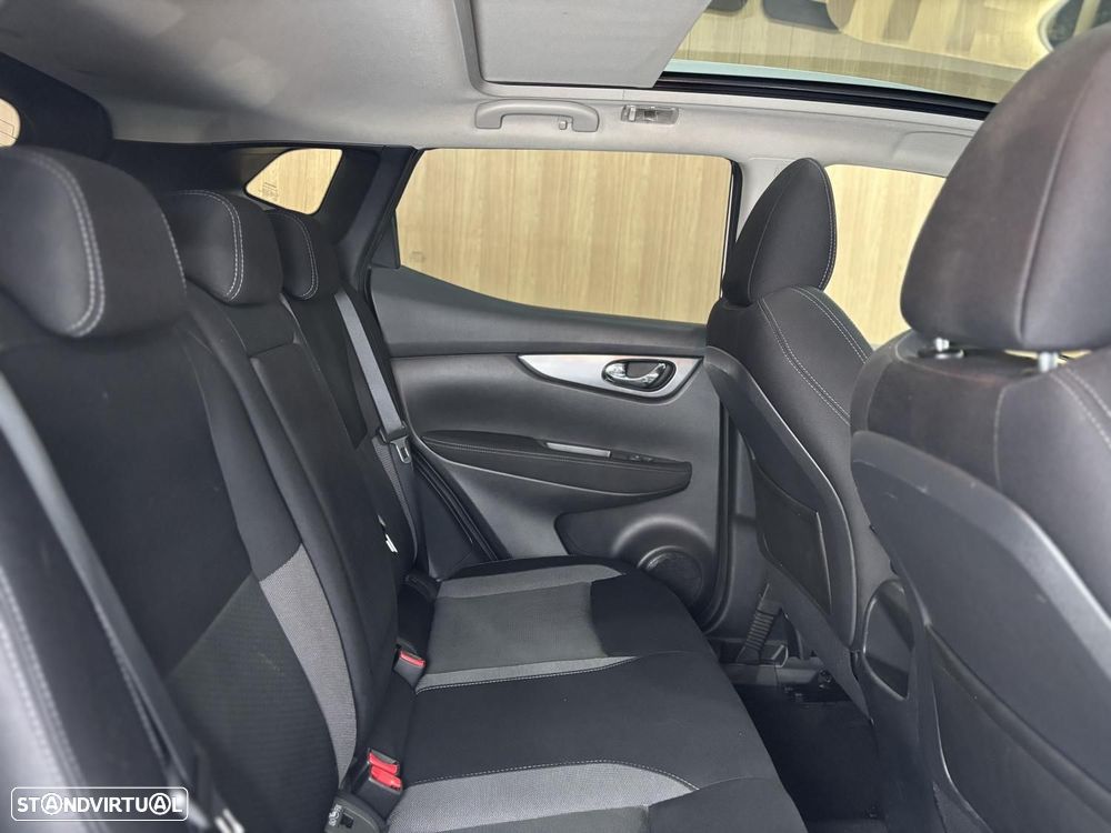 Nissan Qashqai 1.5 dCi N-Connecta 18 - 15