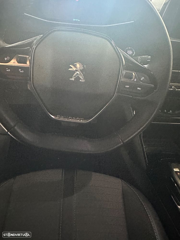 Peugeot 2008 - 12