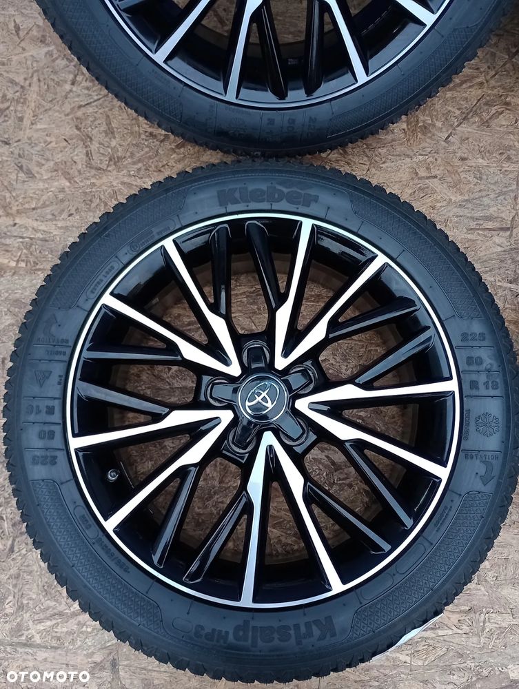 KOŁA ZIMOWE ALUMINIOWE TOYOTA C-HR 5x114 R18 7J ET50 TPMS 225/50 R18 99H KLEBER KRISALP HP3 - 7