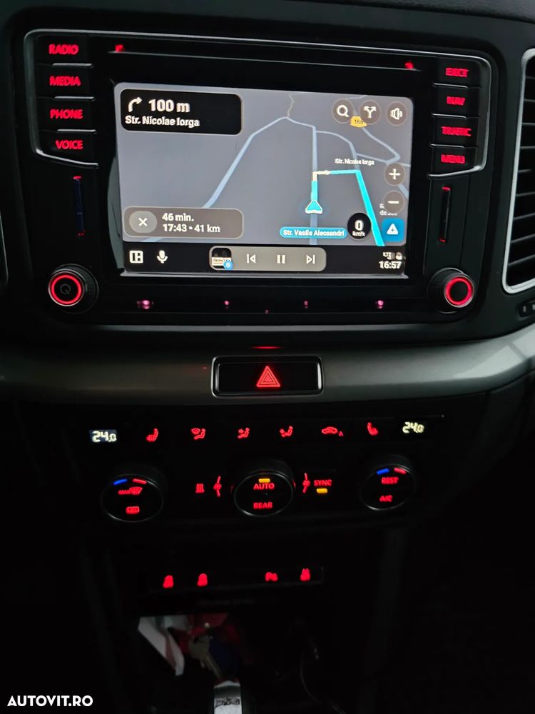 Volkswagen Sharan 2.0 TDI DSG BlueMotion Technology Highline - 15