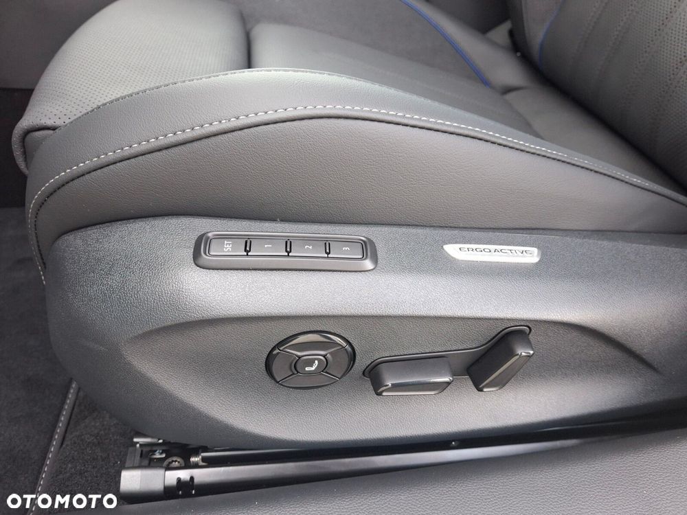 Volkswagen Passat - 13