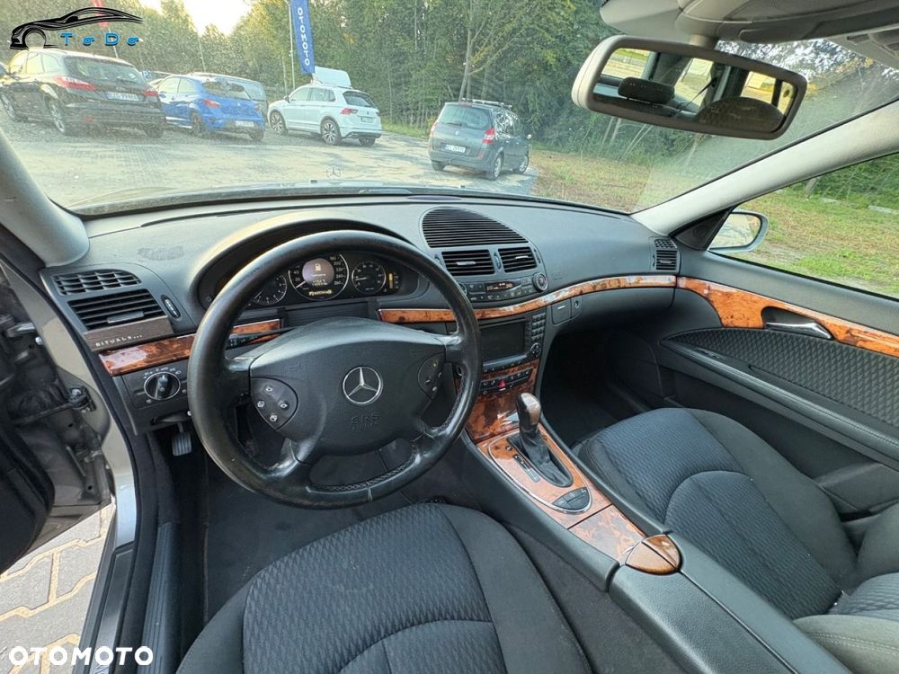 Mercedes-Benz Klasa E 500 4-Matic T Elegance - 24