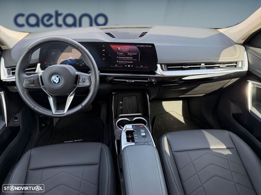 BMW iX1 eDrive20 xLine - 11