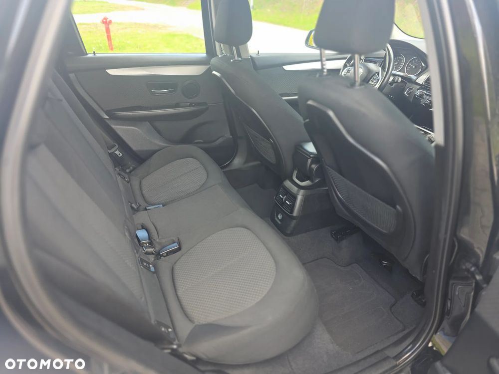 BMW Seria 2 218i - 8