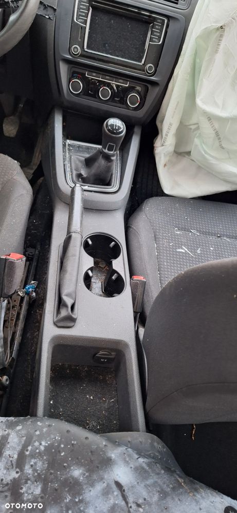 Volkswagen Jetta 2.0 TDI DPF BMT Trendline - 11