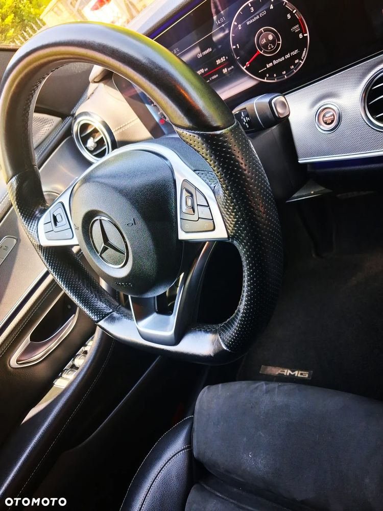 Mercedes-Benz Klasa E 220 d T 9G-TRONIC AMG Line - 22