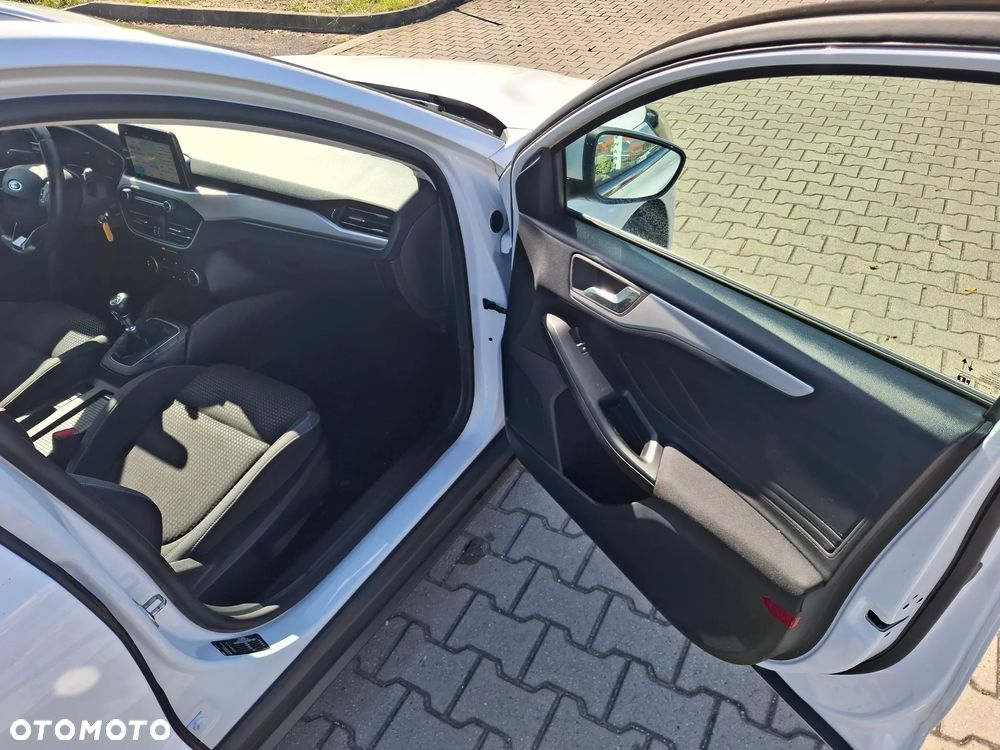 Ford Focus - 30