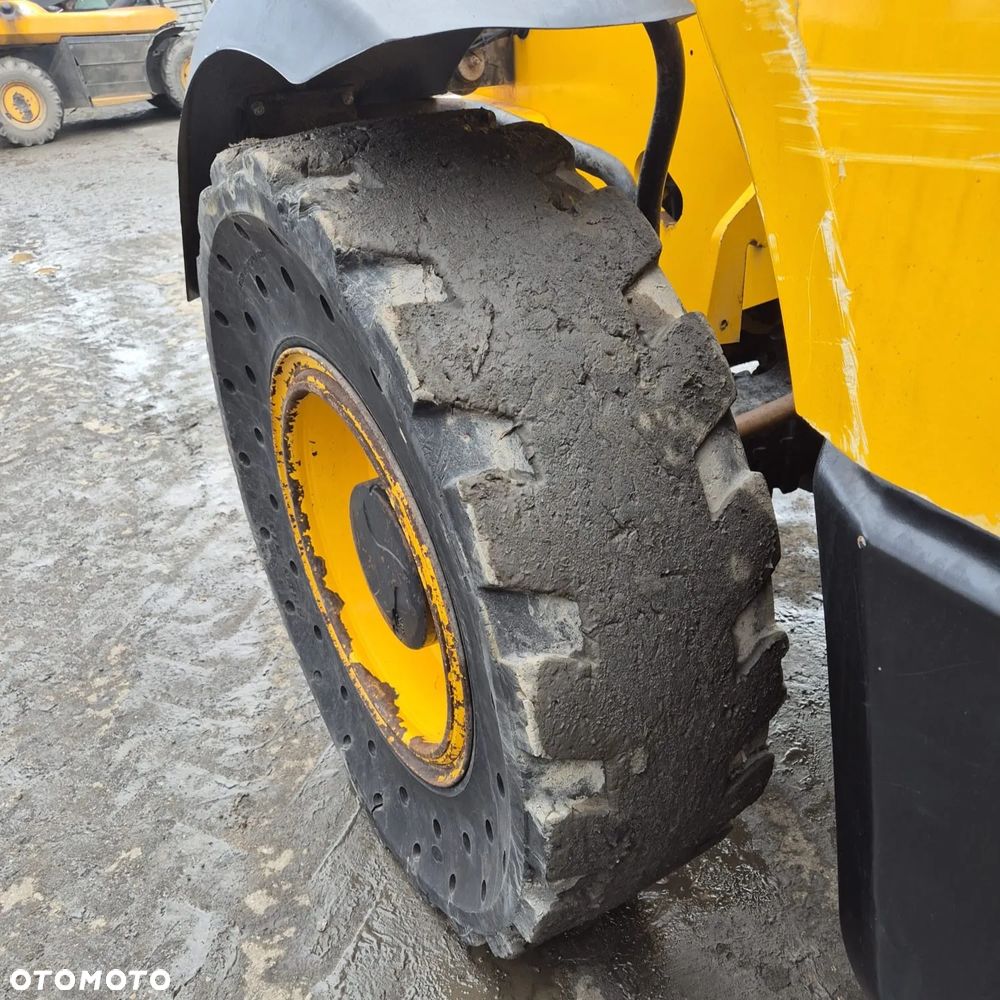 Opona używana 13.00-24  industrial cusion tire - 3