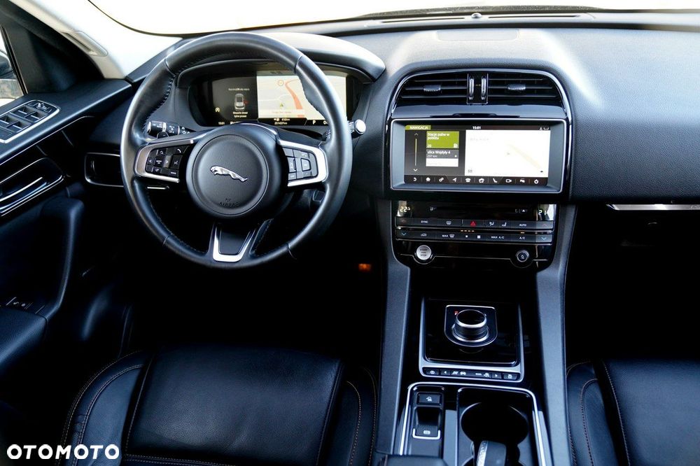 Jaguar F-Pace - 33