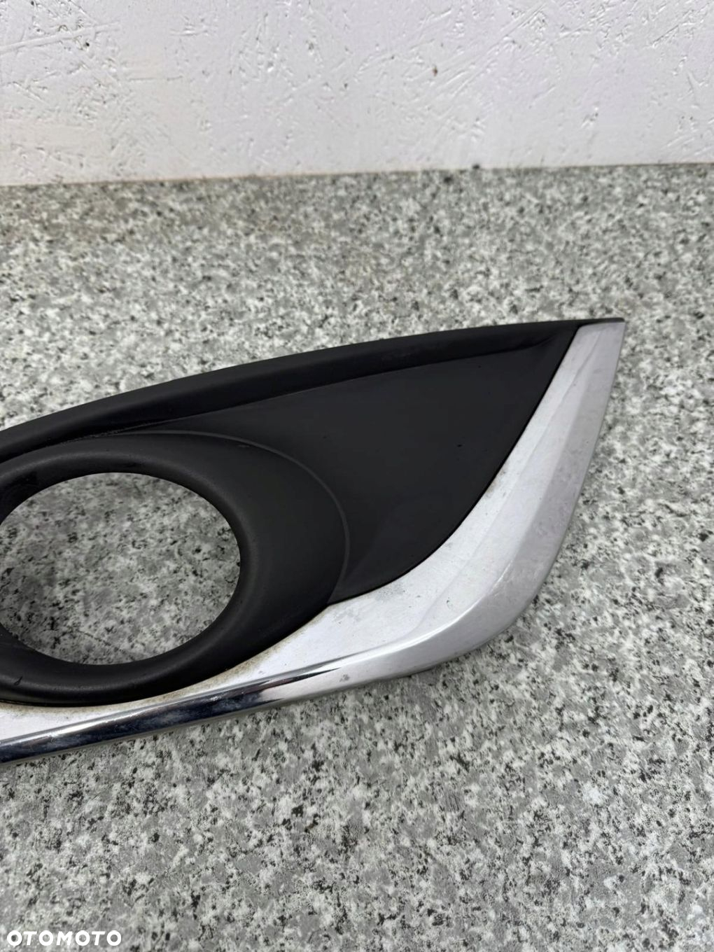 KRATKA RAMKA HALOGENU LEWY PRZÓD VOLVO C70 II 2009-2013 31323594 - 8