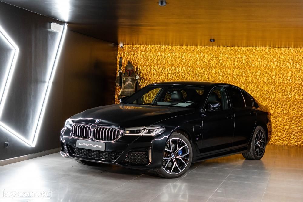 BMW 530 e Pack Desportivo M - 2