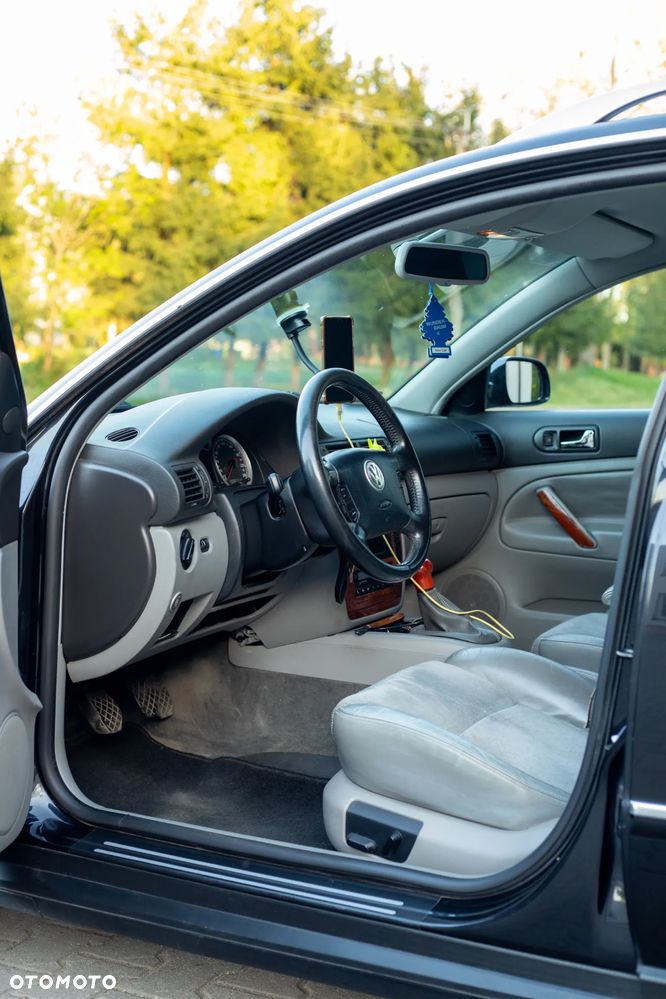 Volkswagen Passat 1.8T Highline - 35