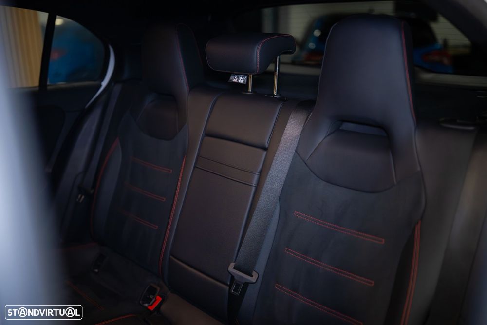 Mercedes-Benz A 250 e 8G-DCT AMG Line - 26