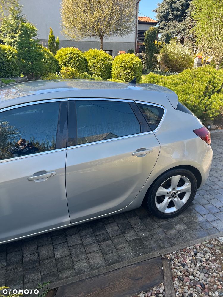 Opel Astra 1.6 T 111 - 14