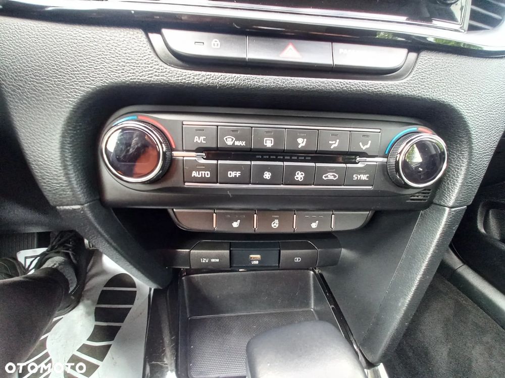 Kia Ceed 1.6 CRDi DCT Spirit - 26