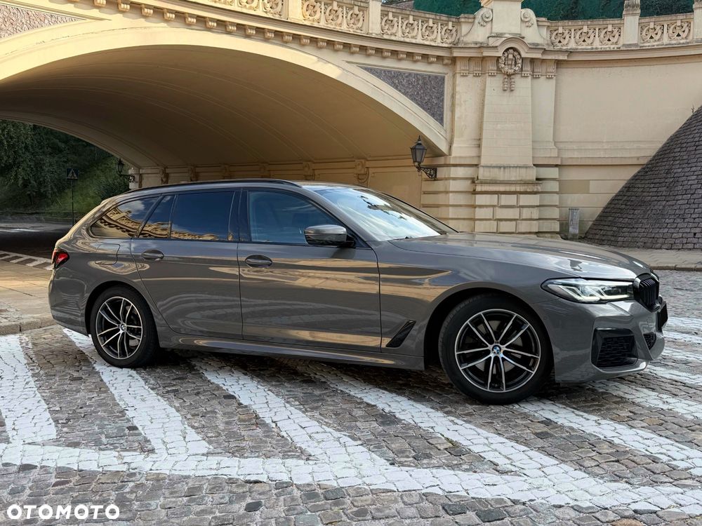 BMW Seria 5 520d M Sport Edition - 6