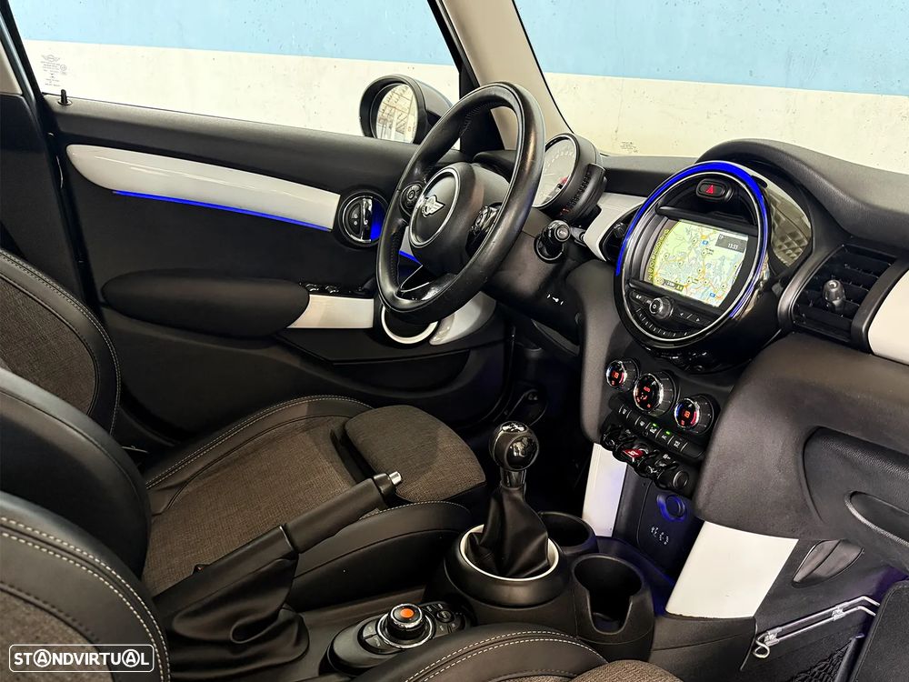 MINI 5 Portas Cooper D - 6