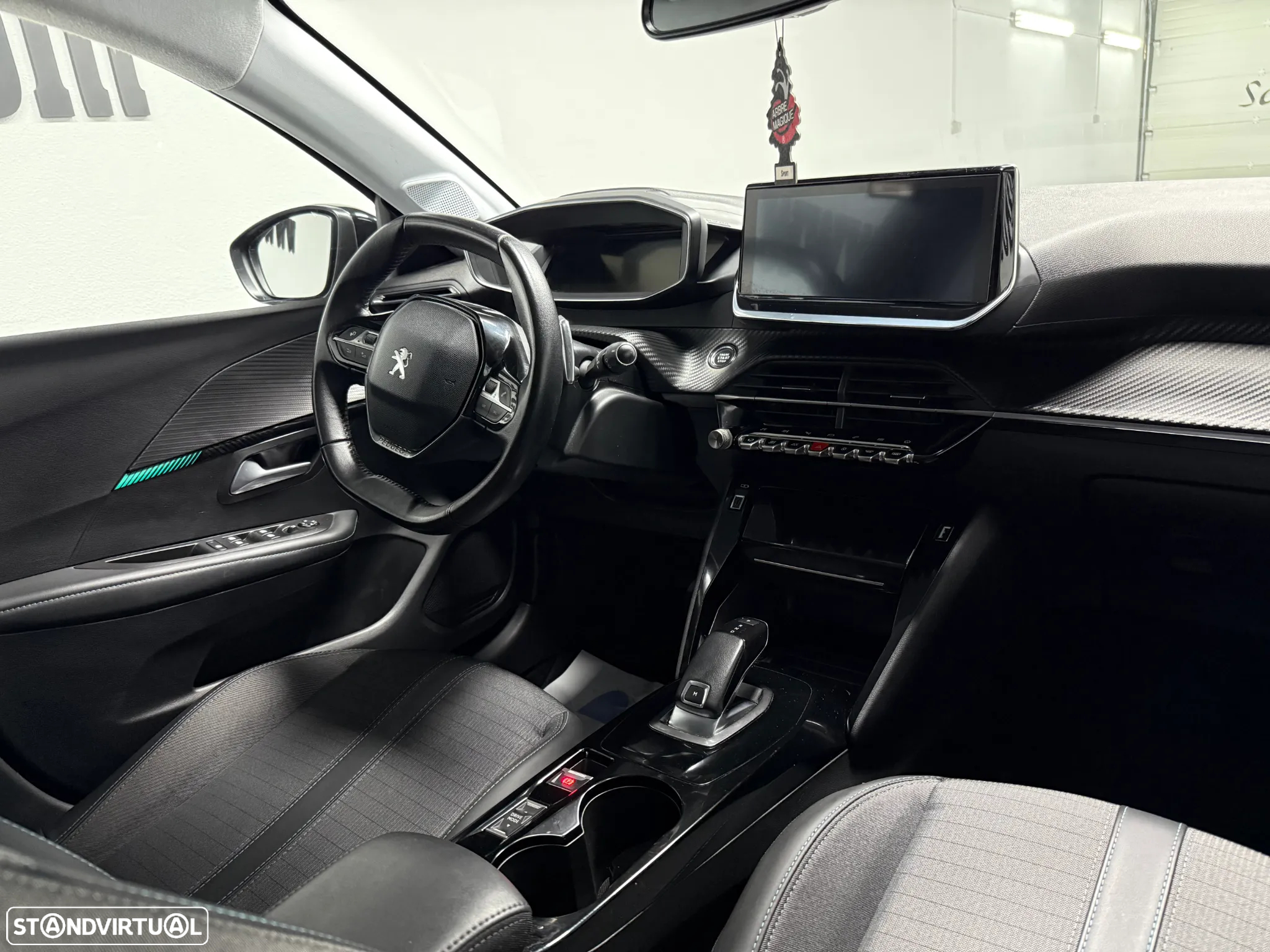 Peugeot 208 1.2 PureTech Allure EAT8 - 20
