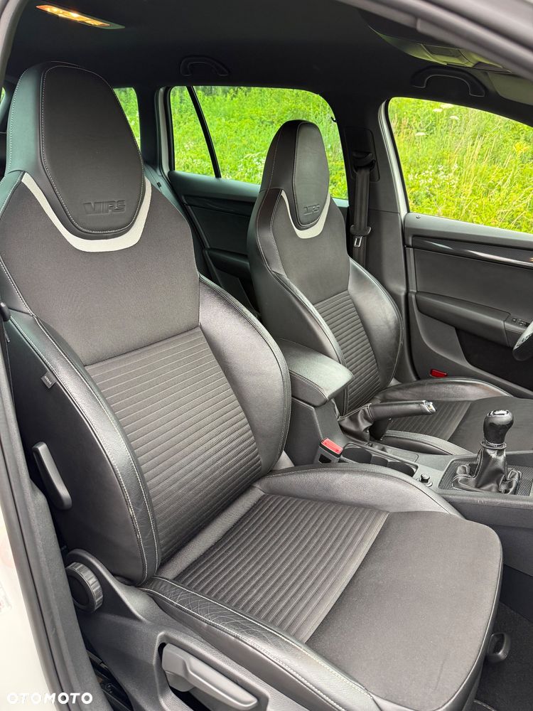 Skoda Octavia 2.0 TDI RS - 6