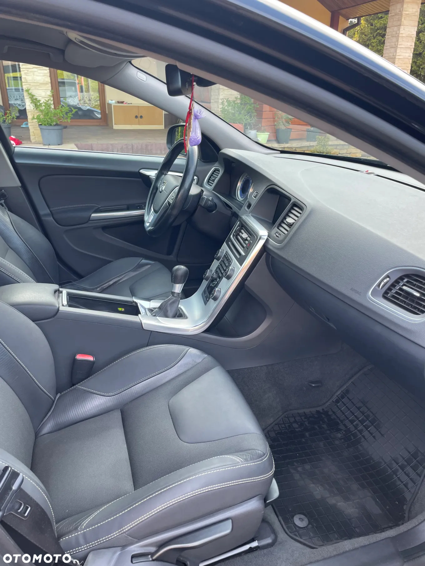 Volvo S60 D4 R-Design - 10