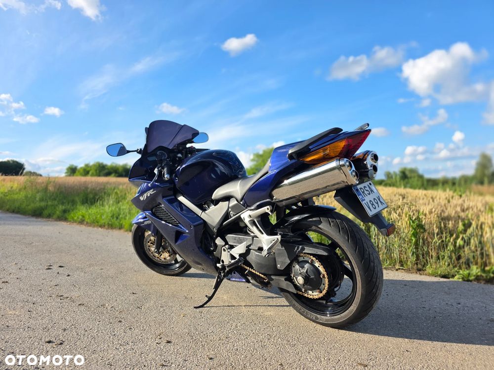 Honda VFR - 9