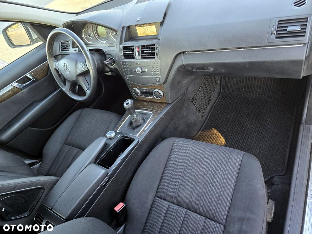 Mercedes-Benz Klasa C 180 Kompressor Avantgarde - 26