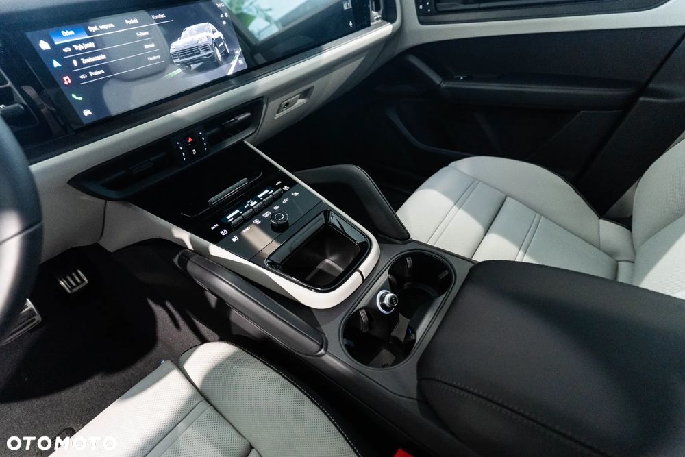 Porsche Cayenne S E-Hybrid PHEV Black Edition - 24