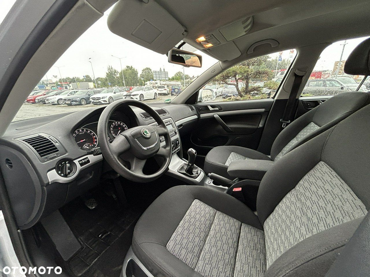 Skoda Octavia 1.6 TDI DPF Ambition - 9