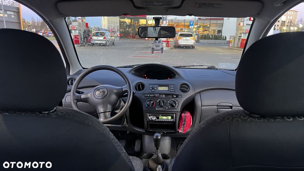 Toyota Yaris 1.0 - 10